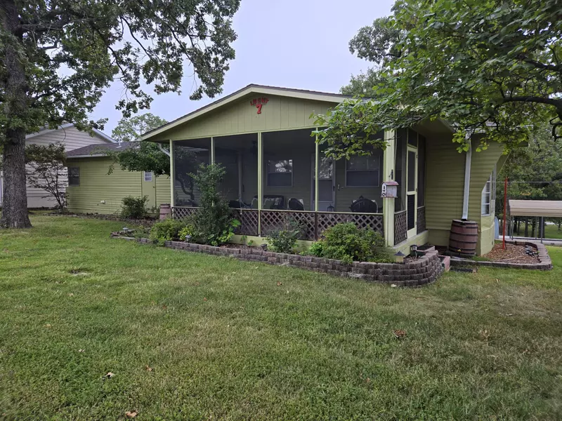 21648 West Capri, Hermitage, MO 65668