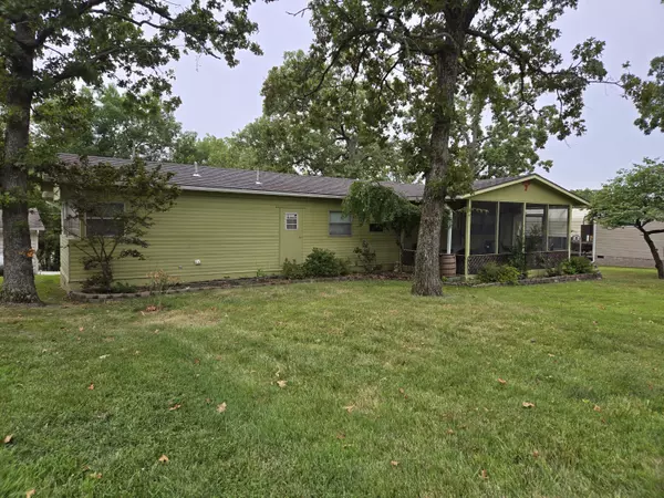 Hermitage, MO 65668,21648 West Capri