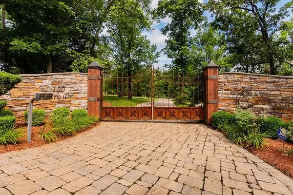 Branson, MO 65616,120 Hero DR