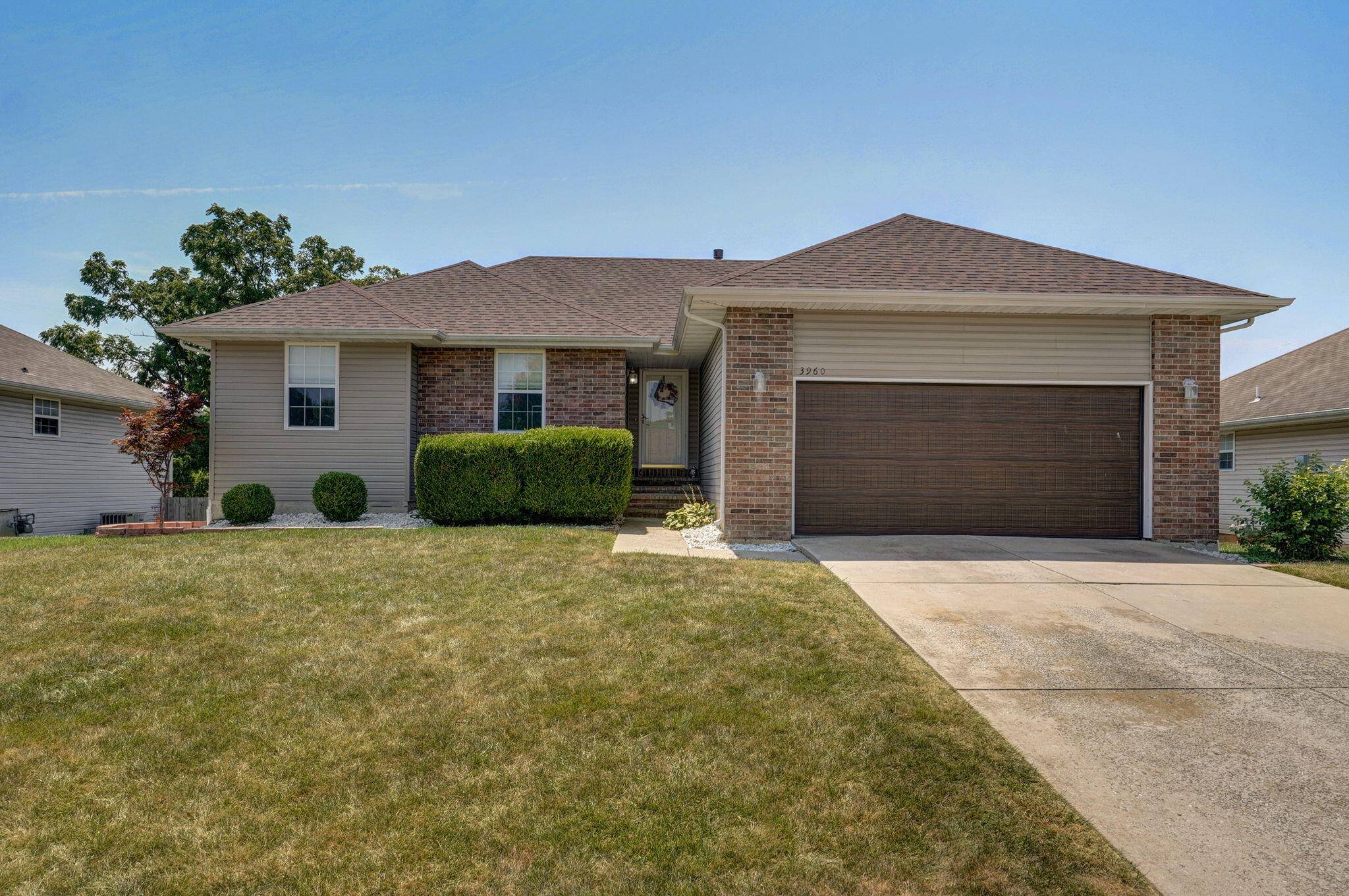 3960 W Beechwood ST, Springfield, MO 65807
