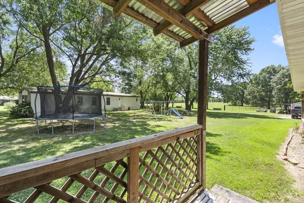 Blue Eye, MO 65611,100 Spice LN