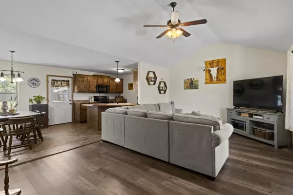 Clever, MO 65631,312 Walnut ST