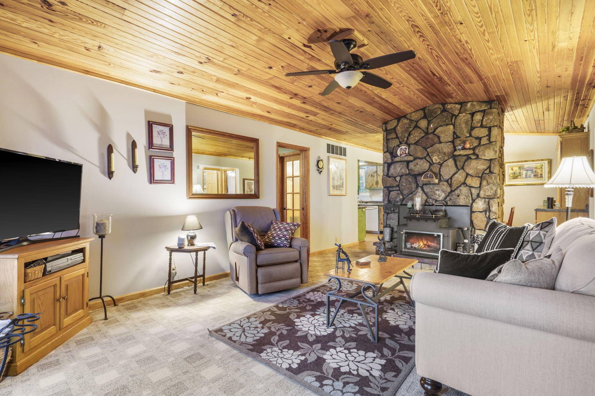Blue Eye, MO 65611,224 Country LN