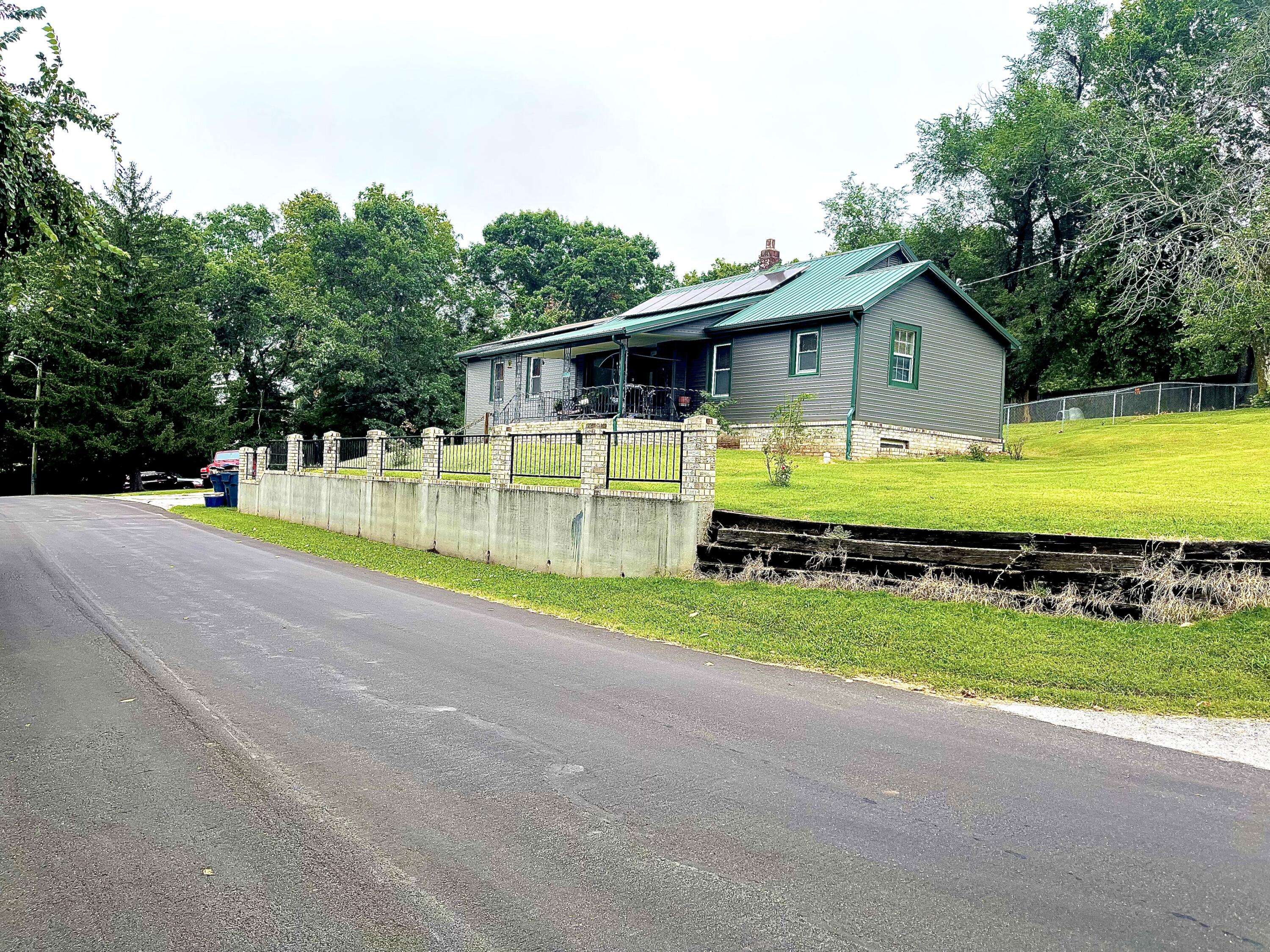 604 S 1st ST, Ozark, MO 65721