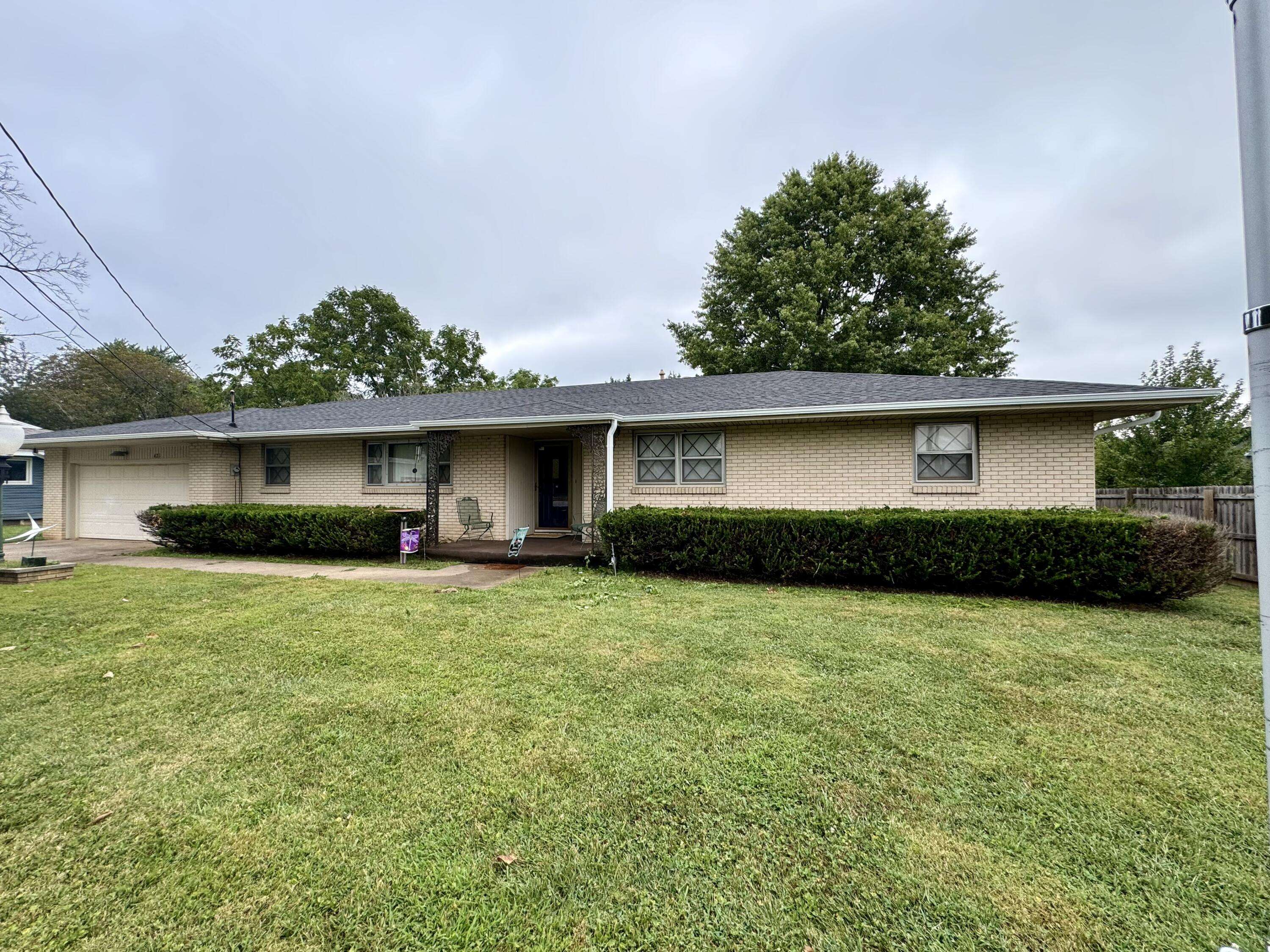 421 W Woodland ST, Springfield, MO 65807
