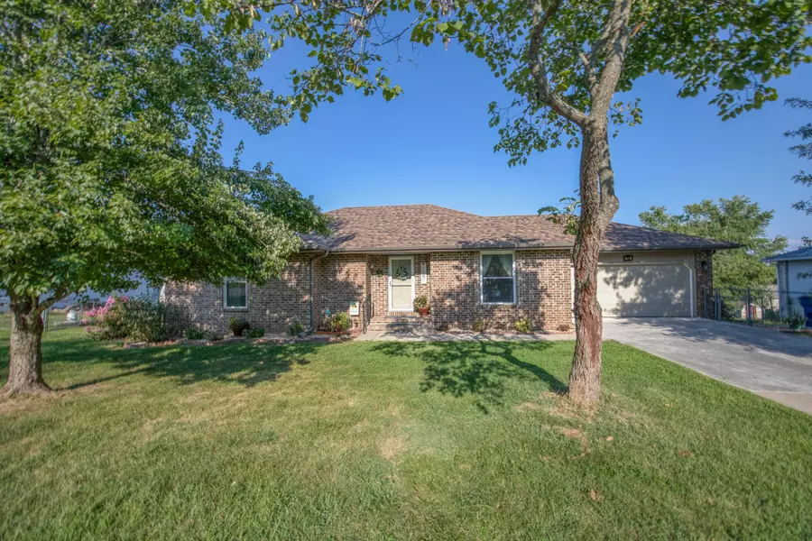 706 N 37th ST, Nixa, MO 65714