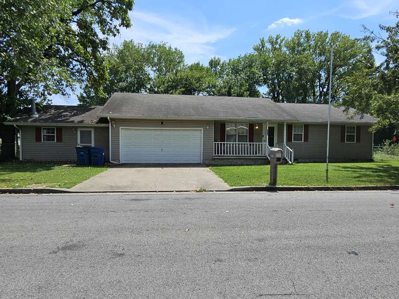 2218 W 17th ST, Joplin, MO 64801