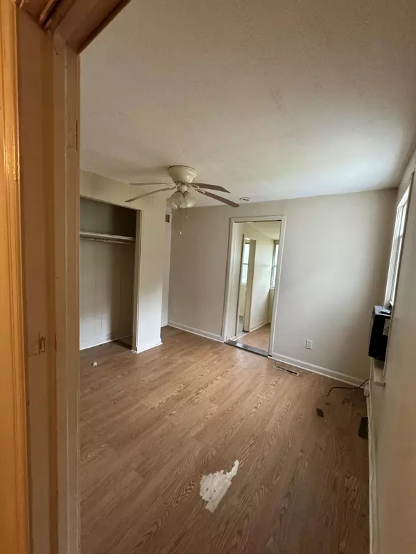 Springfield, MO 65803,2064 N Park AVE