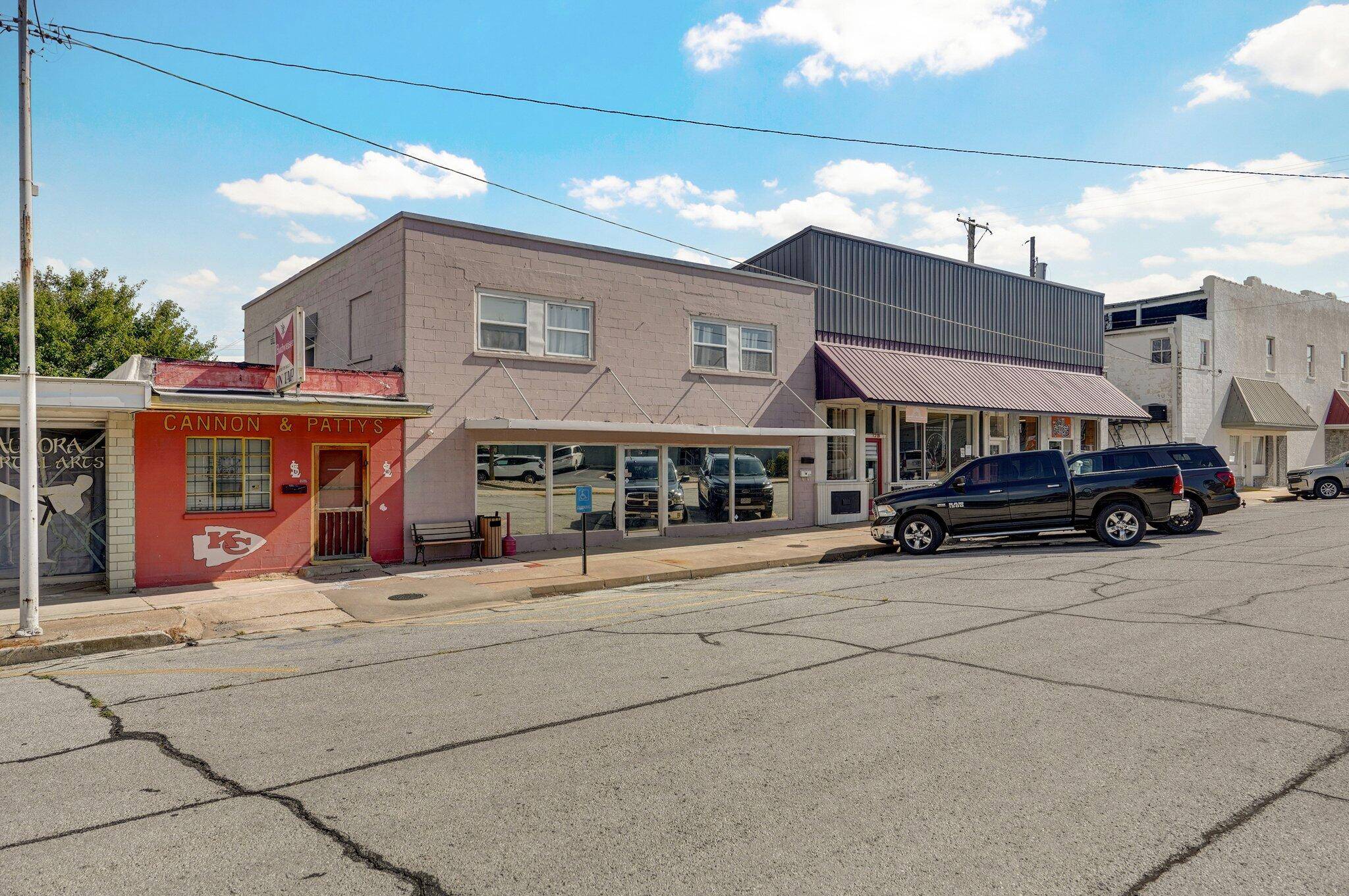 Aurora, MO 65605,17 W Locust ST