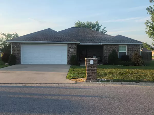 3000 Dusty LN, Neosho, MO 64850
