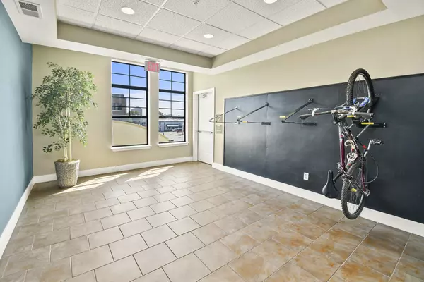 Springfield, MO 65806,623 W Walnut ST #203