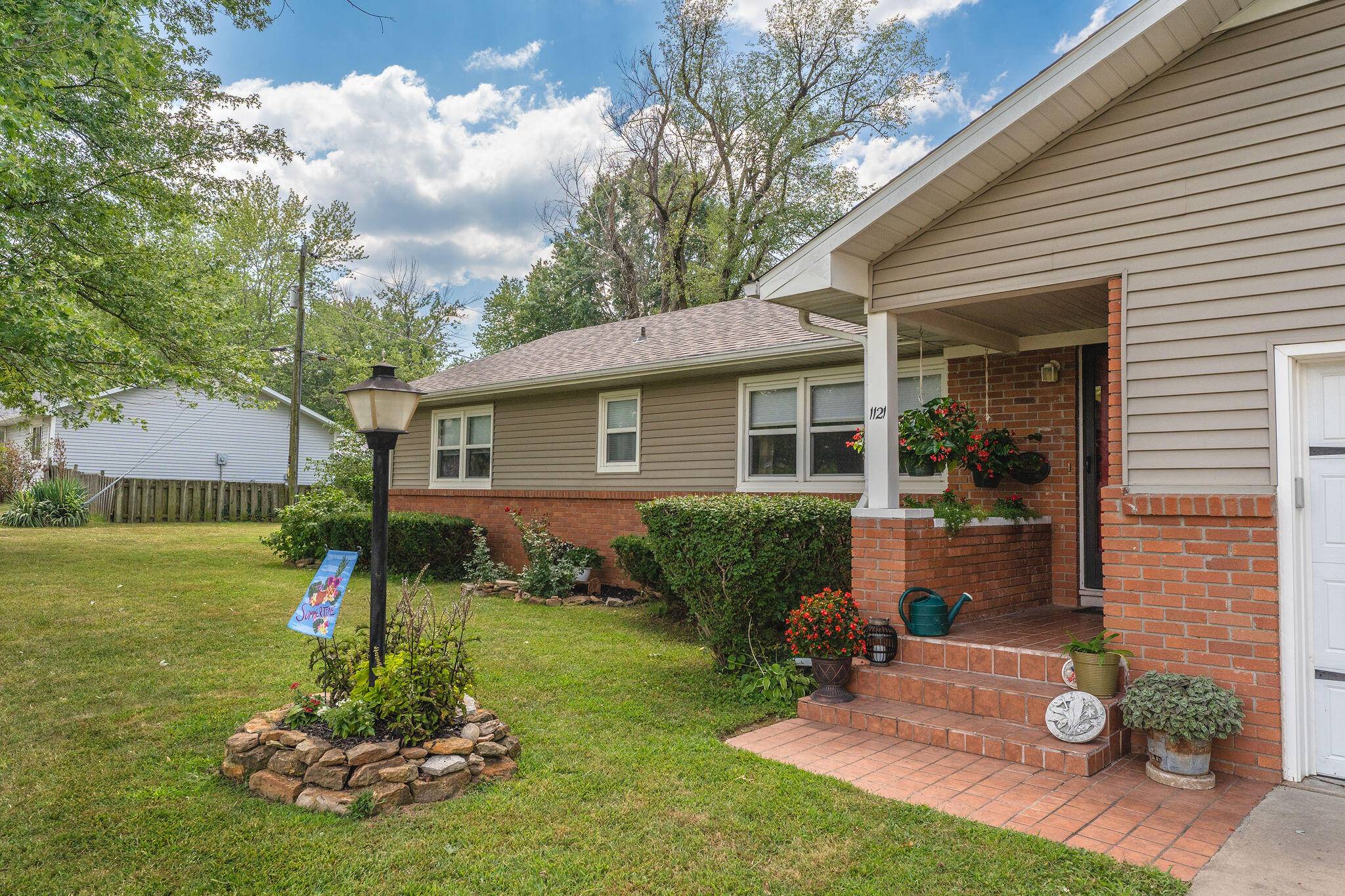 Bolivar, MO 65613,1121 N Market AVE