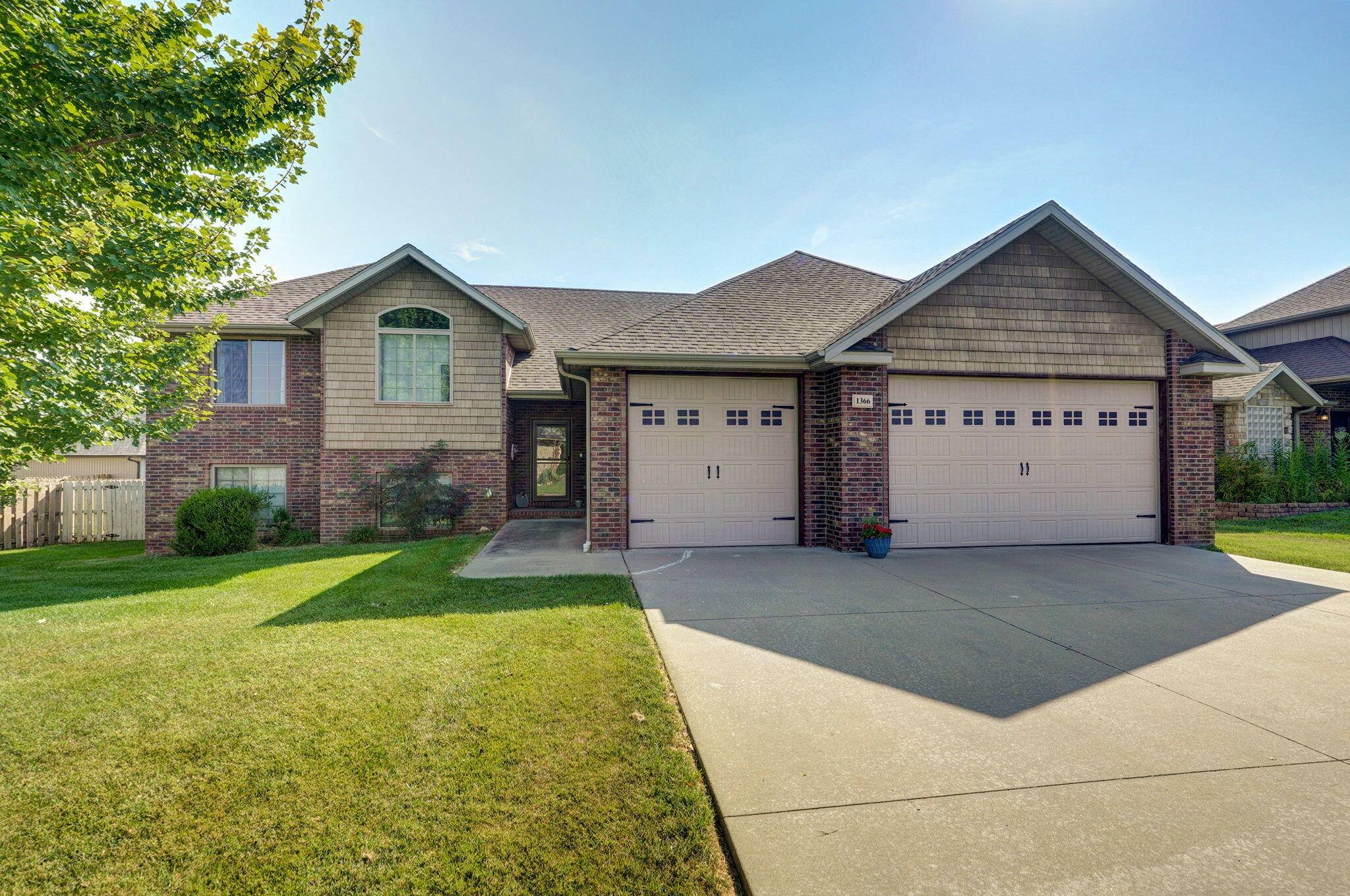 1366 S Cumberland AVE, Republic, MO 65738