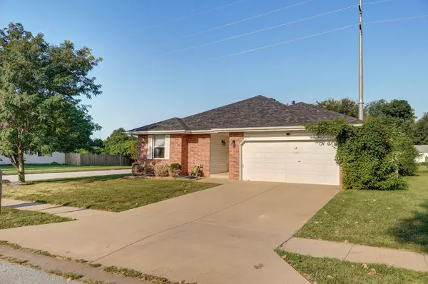 1207 N Ohara AVE, Springfield, MO 65803