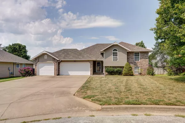 3939 S El Susan AVE, Springfield, MO 65807