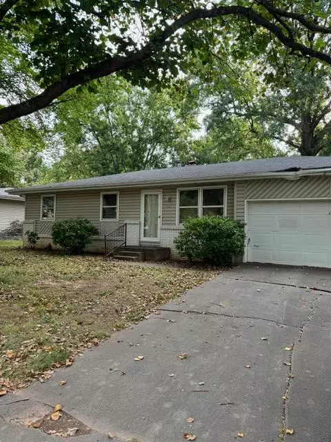3452 S Kansas AVE,  Springfield,  MO 65807