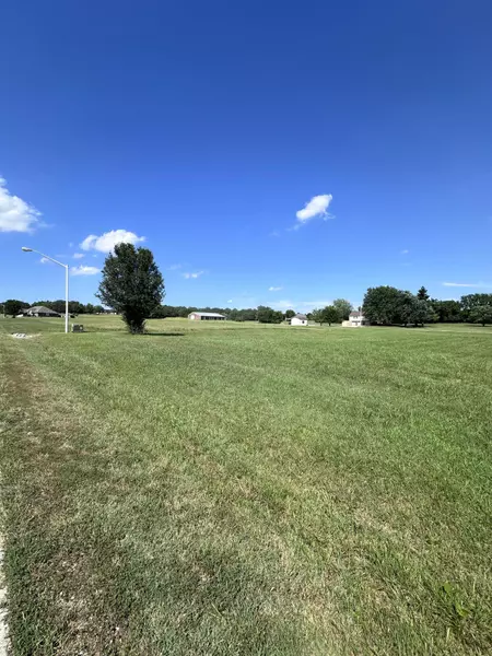000 S 154th Road, Bolivar, MO 65613
