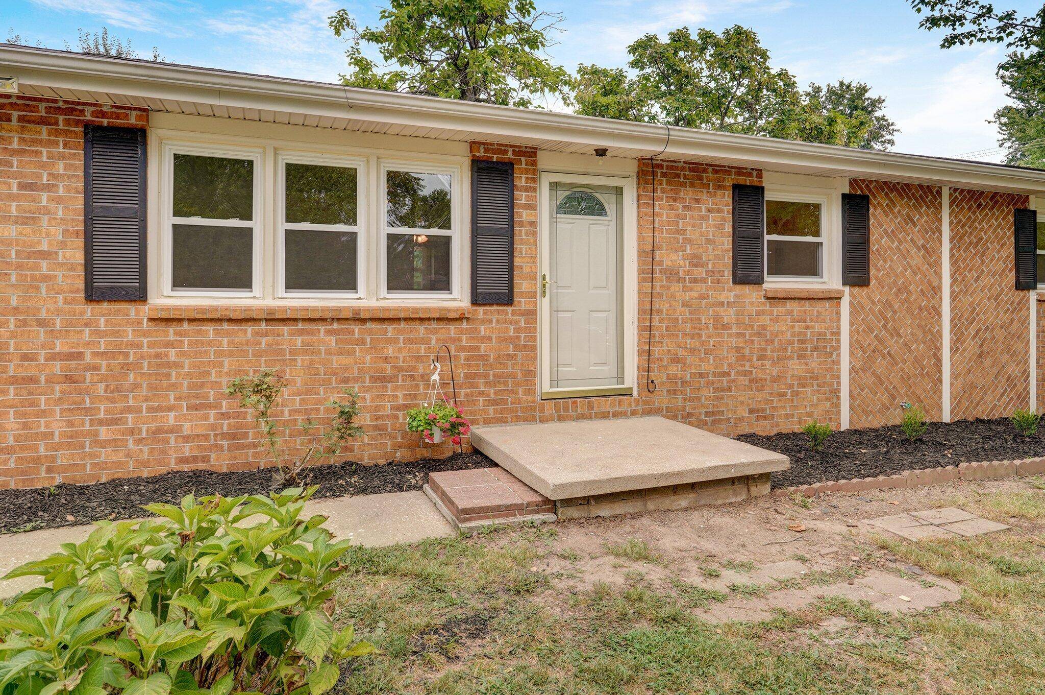 Republic, MO 65738,102 N Cottonwood AVE