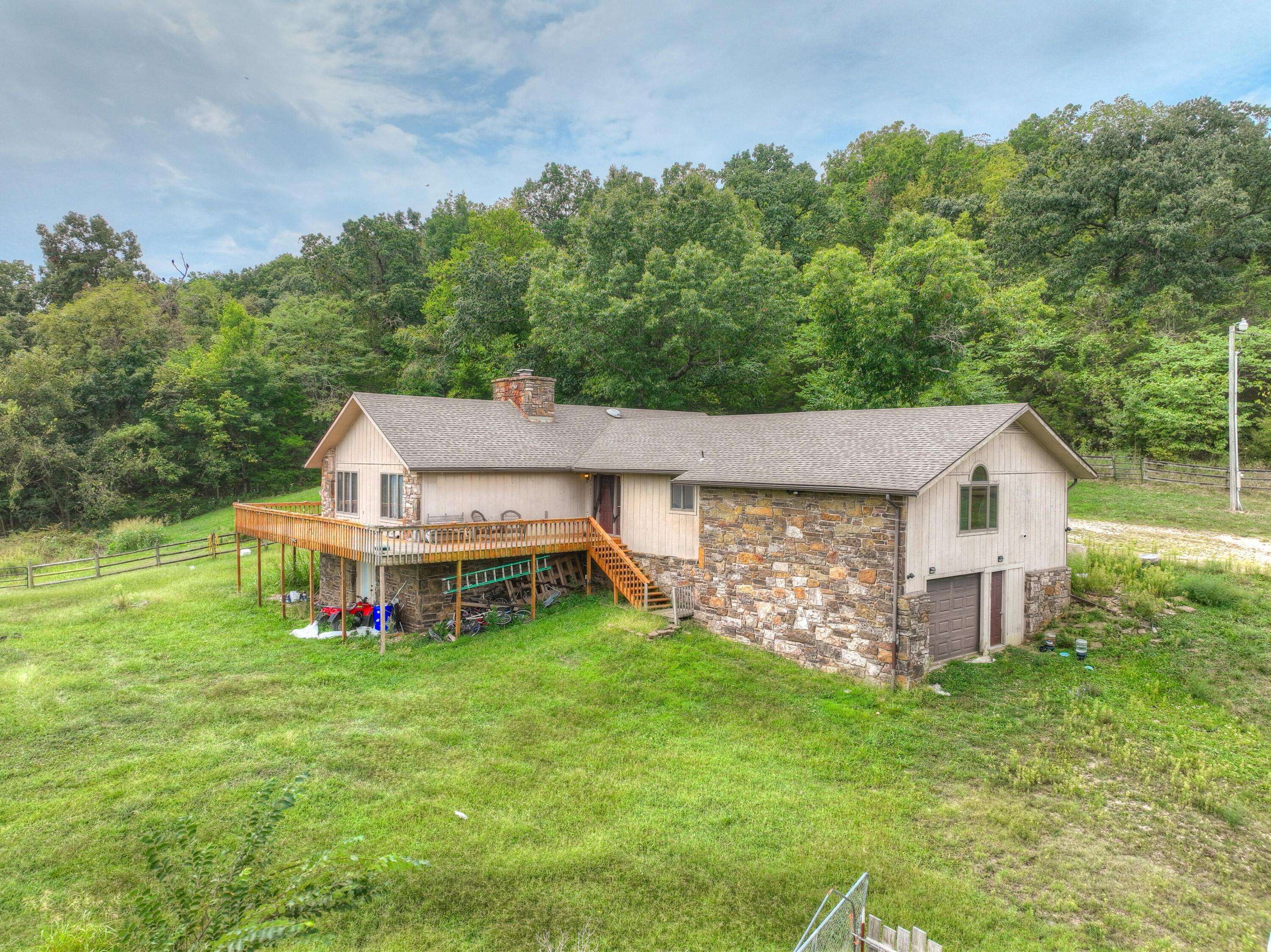 Pineville, MO 64856,381 Shaddox LN