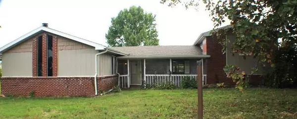 Clever, MO 65631,1702 State Highway Zz