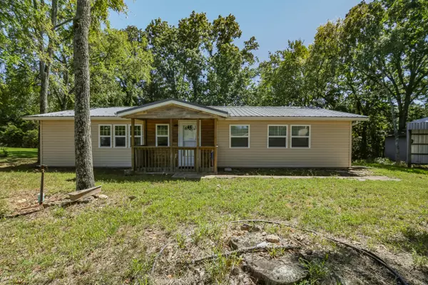 1134 Deer LN, Kirbyville, MO 65679