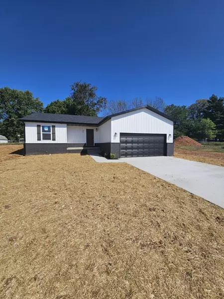 37 Whitley LN, Monett, MO 65708