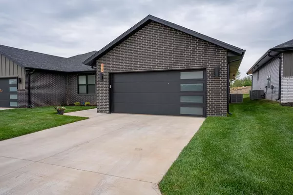 Springfield, MO 65810,5955 S Farm Rd 163 #202a