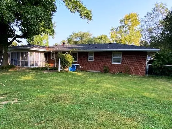 Aurora, MO 65605,902 W Plumb ST