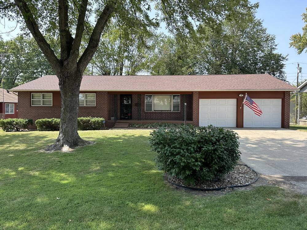 304 S Belisle ST, El Dorado Springs, MO 64744