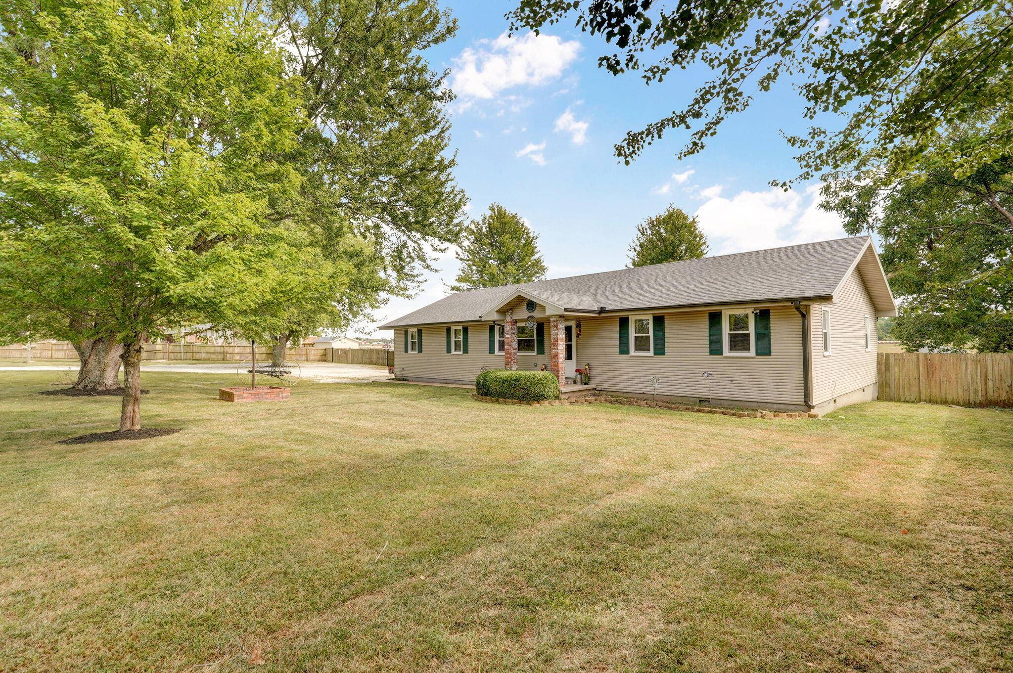 Sparta, MO 65753,600 Division ST