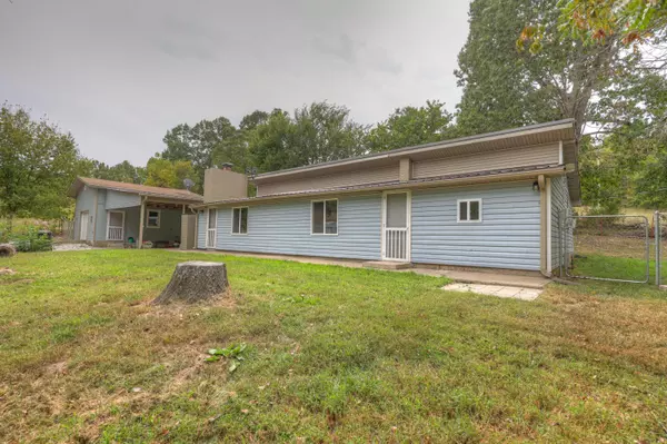 Seneca, MO 64865,15199 Bluebird DR