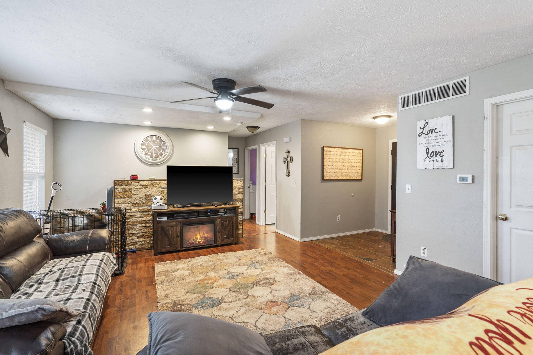 Reeds Spring, MO 65737,97 Wright RD