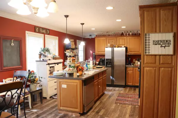 Rogersville, MO 65742,682 Delzell Woods RD