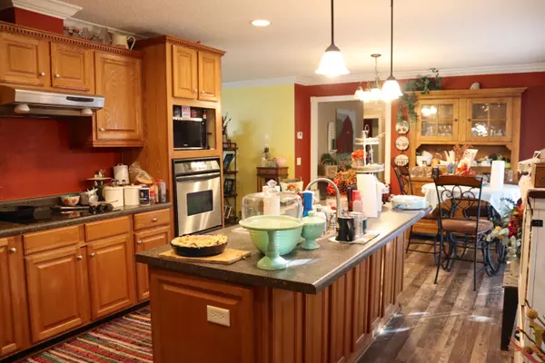 Rogersville, MO 65742,682 Delzell Woods RD