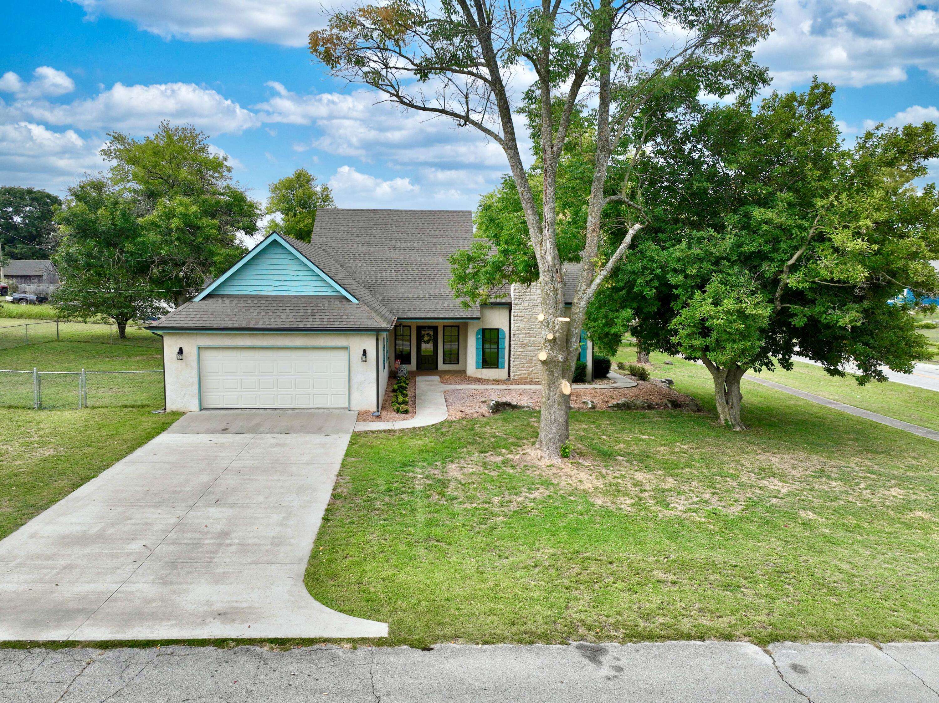 Pierce City, MO 65723,601 N Elm ST