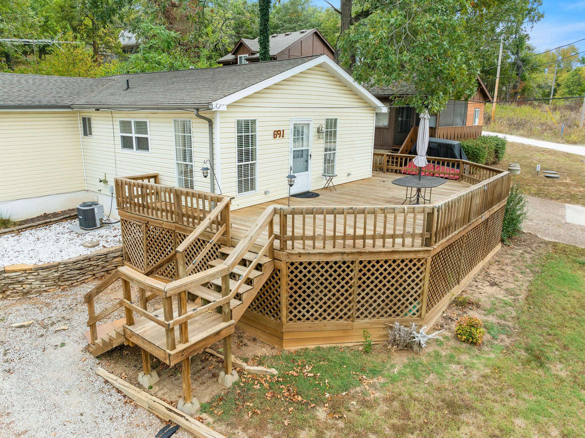 Lampe, MO 65681,691 Briar Cliff RD
