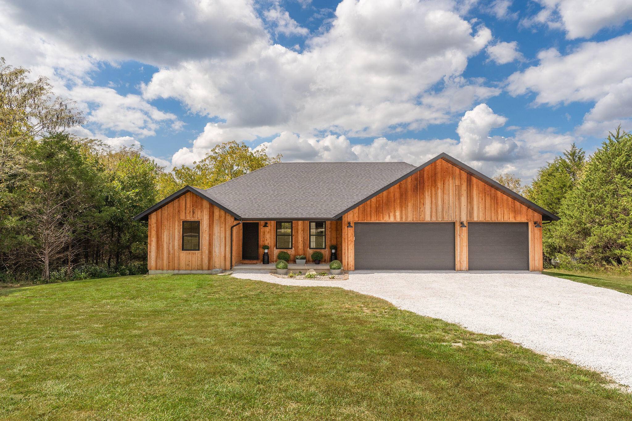92 Drop Tine DR, Strafford, MO 65757