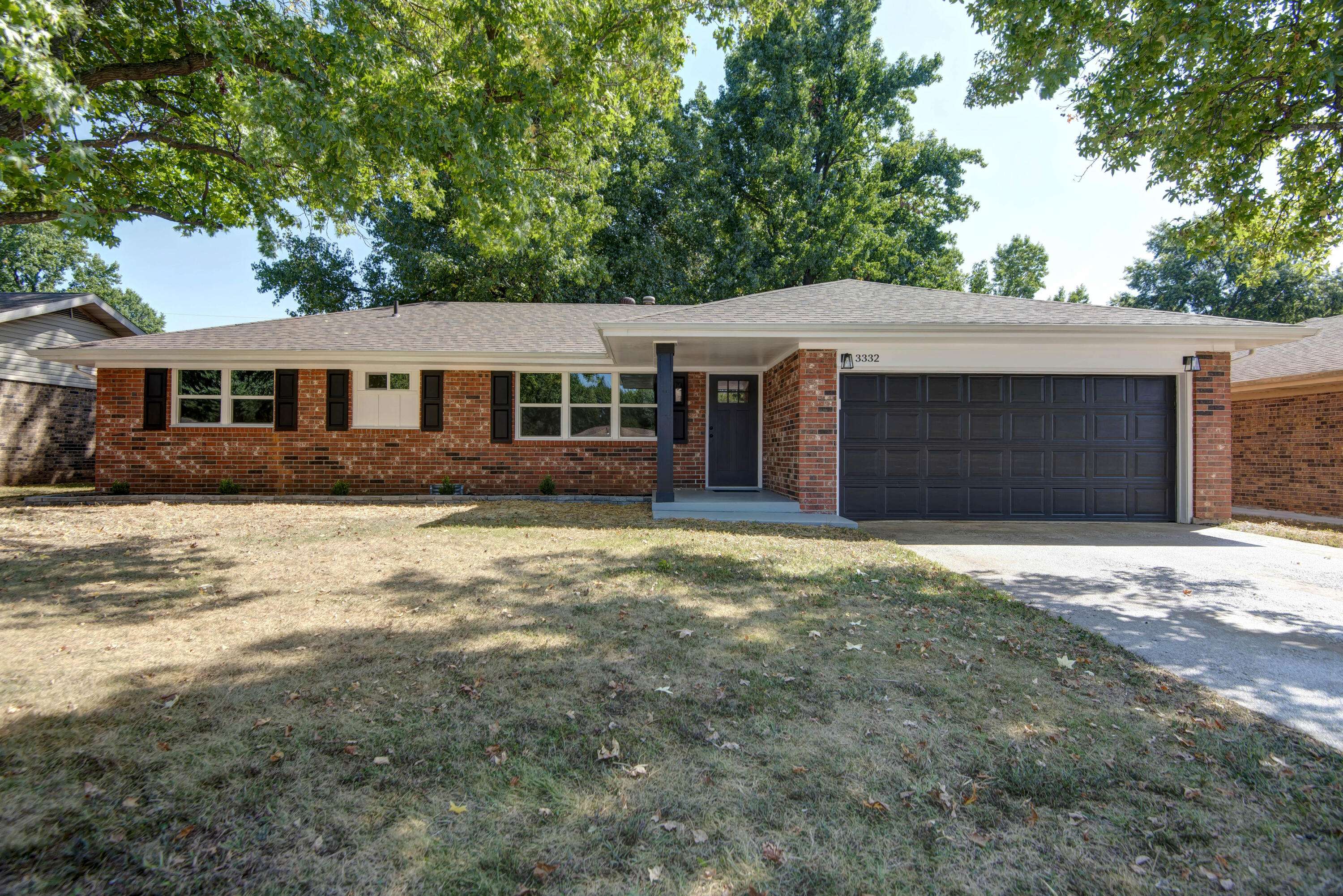 3332 S Jefferson AVE, Springfield, MO 65807