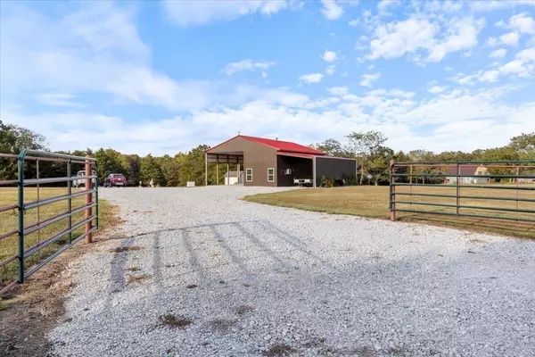 Flemington, MO 65650,1153 E 318th RD