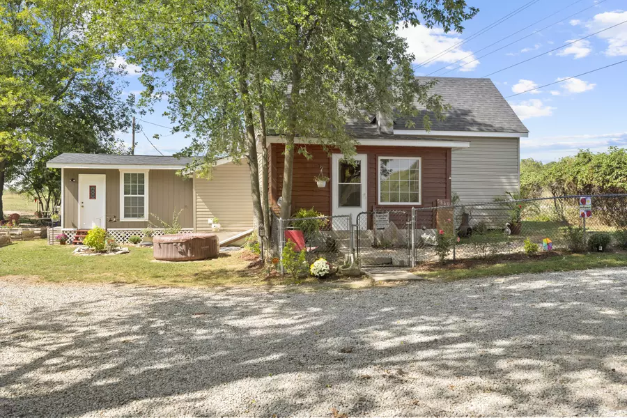 5860 W Veterans BLVD, Clever, MO 65631