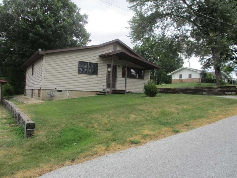 600 E Garfield AVE, Ava, MO 65608