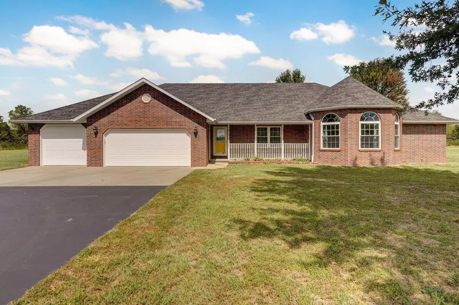 1781 W Riverdale DR, Nixa, MO 65714