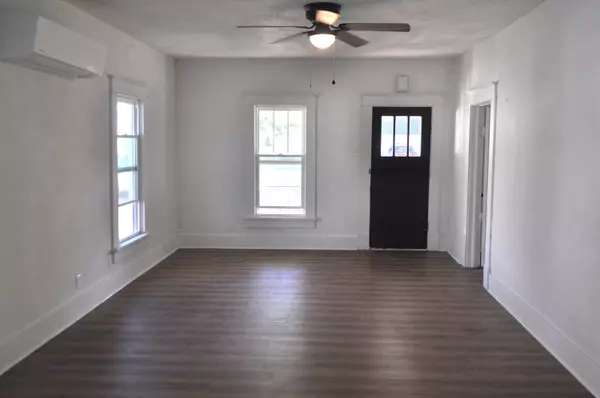 Miller, MO 65707,206 W Third ST