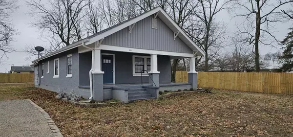 610 E Logan ST, Marionville, MO 65705