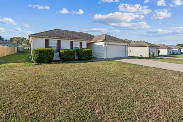 Aurora, MO 65605,402 W Summit ST