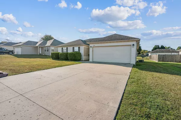 Aurora, MO 65605,402 W Summit ST