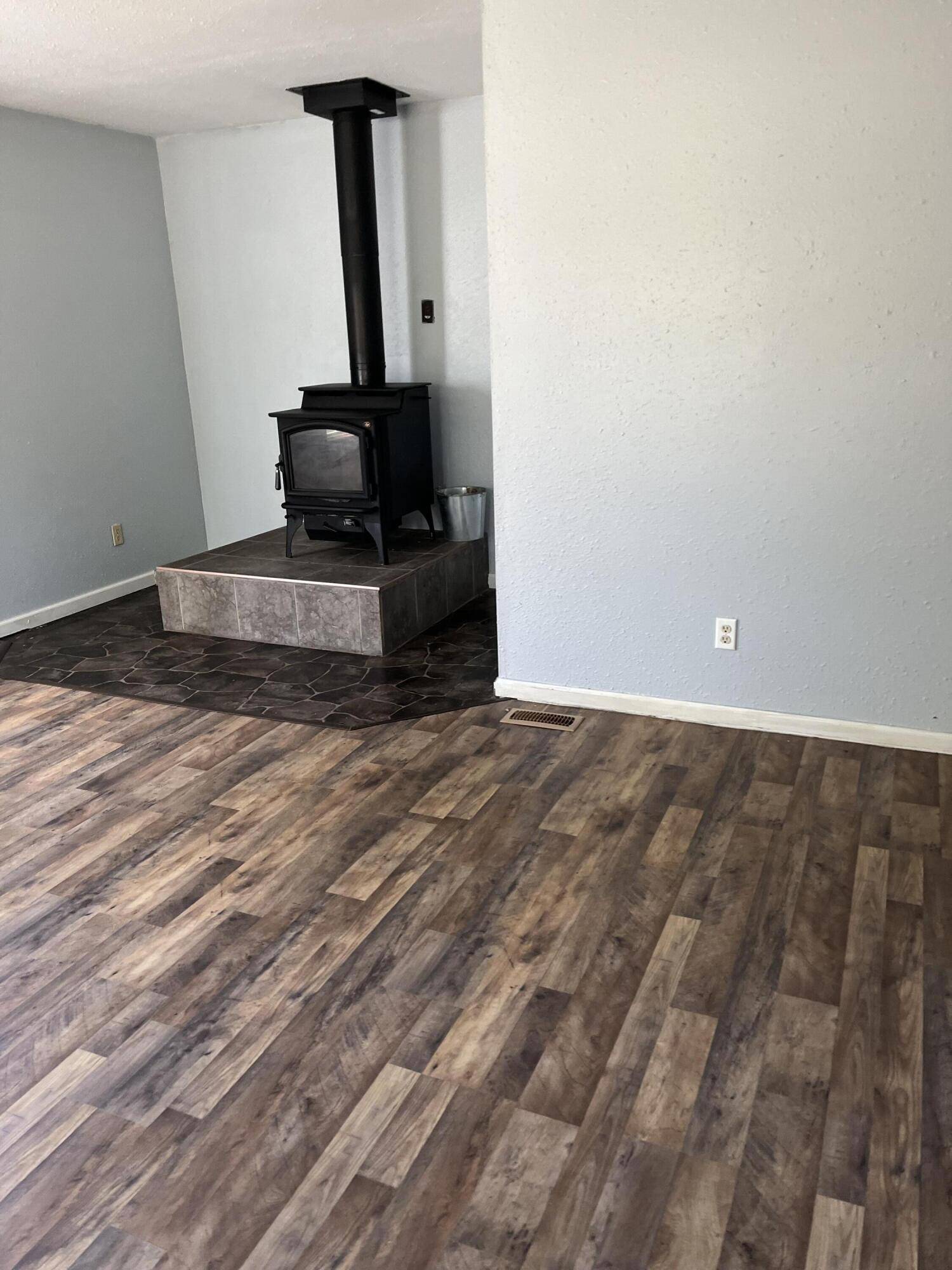 Neosho, MO 64850,6281 Old 60 DR