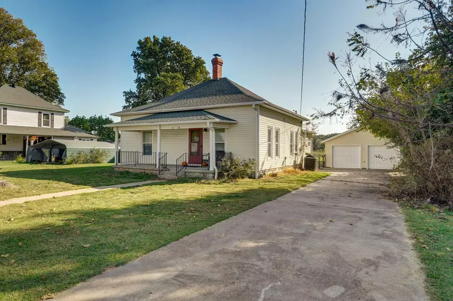 410 N Wall ST, Walnut Grove, MO 65770