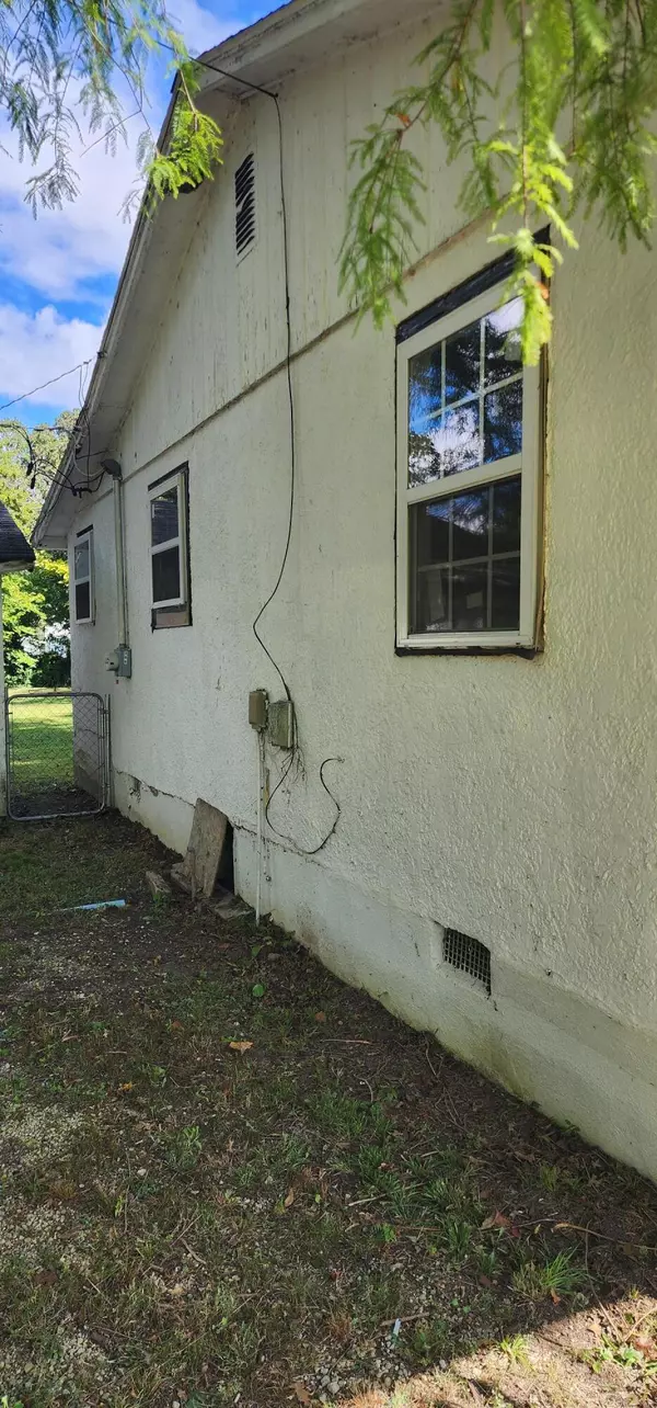 Mountain Grove, MO 65711,233 E Harker ST