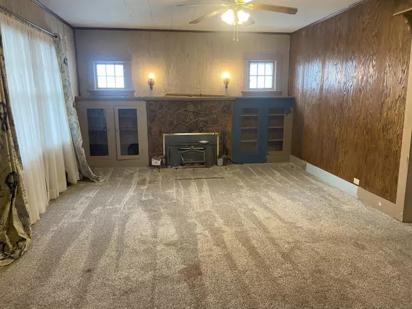 Ava, MO 65608,504 S Mansfield RD